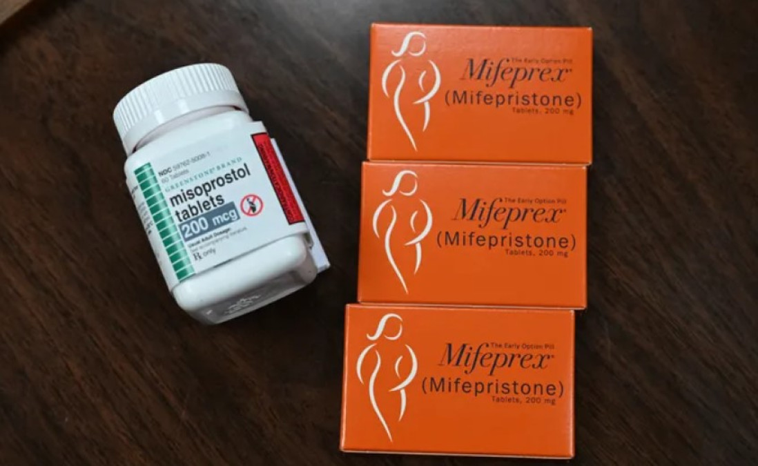  Juez federal en Texas  suspende aprobación de la mifepristona, píldora abortiva con medicamentos.