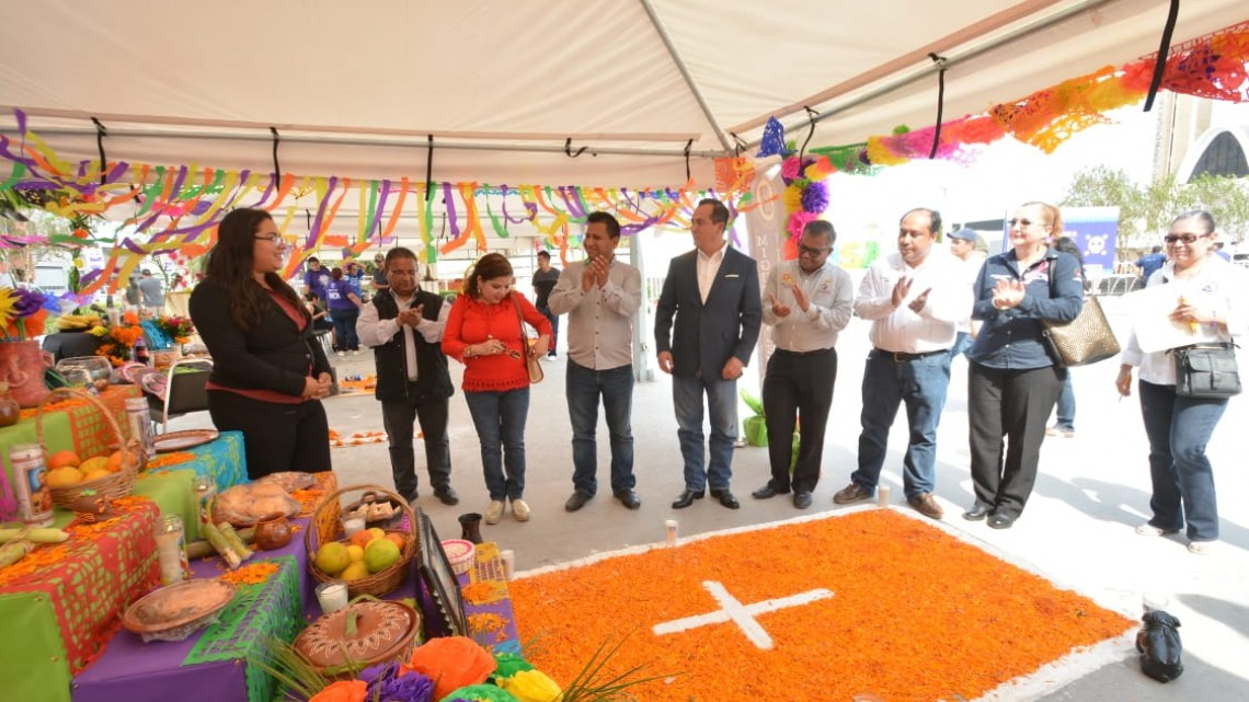 Desfile de Catrinas enaltece tradiciones mexicanas