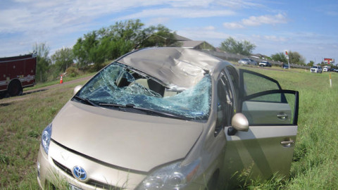 Conductor muere cuando una llanta se impacta en su parabrisas
