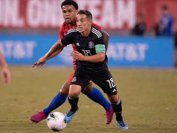 México golea 3-0 a EUA