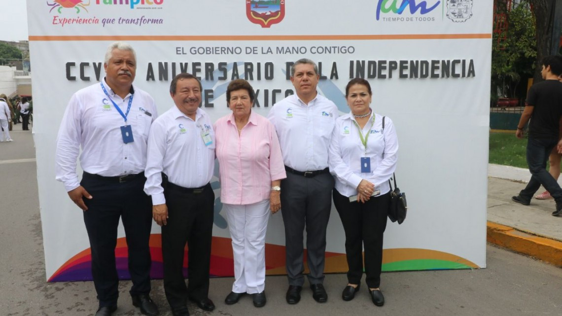 Realizan con éxito desfile conmemorativo de la independencia de México