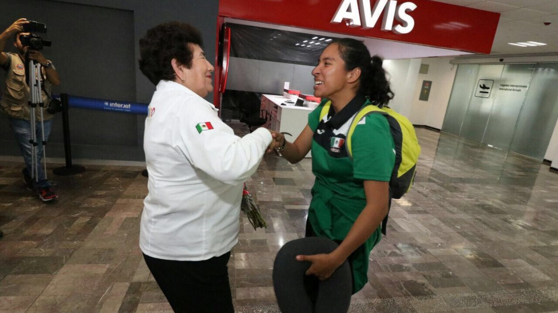 Alcaldesa recibe a Karla Sofía Cárdenas medallista de oro en Sao Paulo 2017