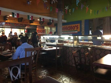 Restaurantes en RGV piden uso de cubrebocas, pese a la petición de Abbott