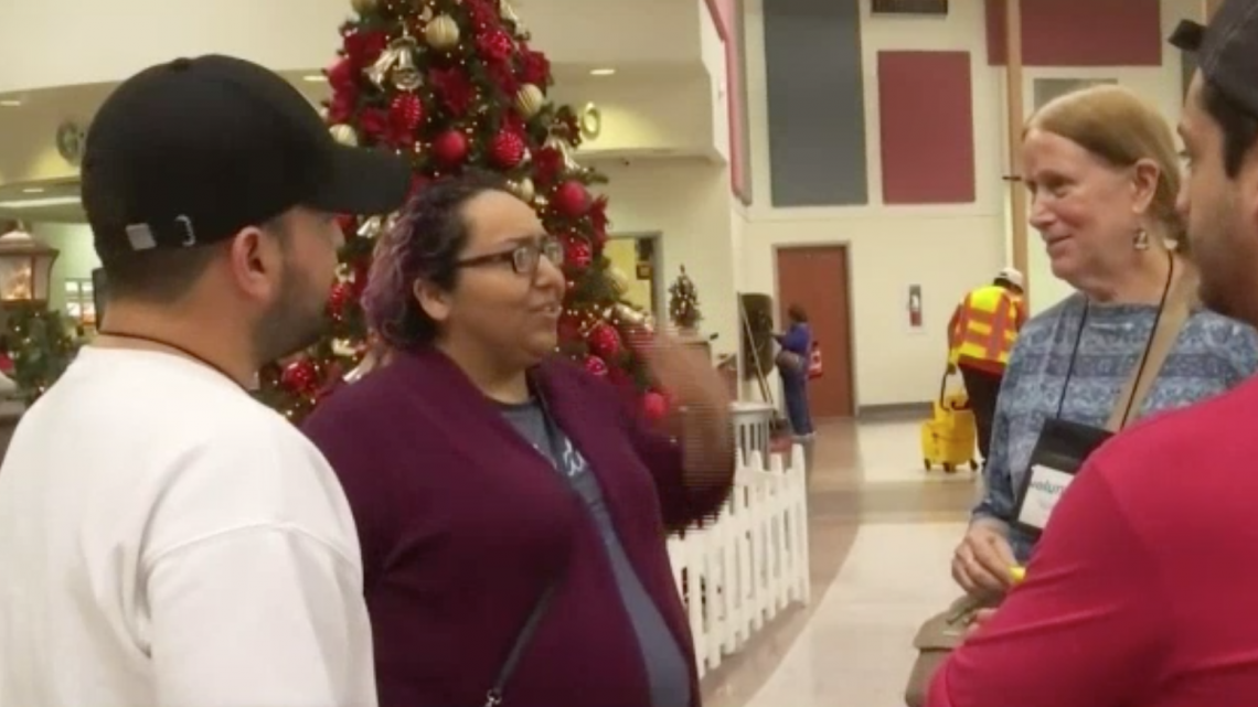 Angry Tías y Abuelas RGV buscan voluntarios 