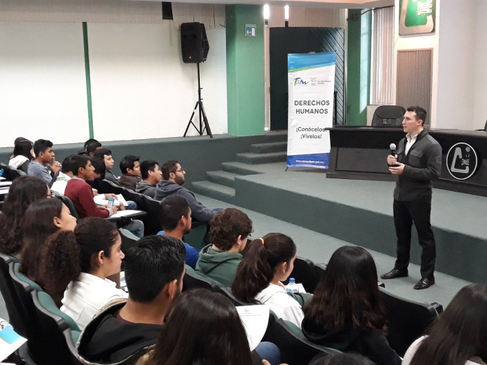 Ofrece Gobierno de Tamaulipas pláticas de derechos humanos en la UAT