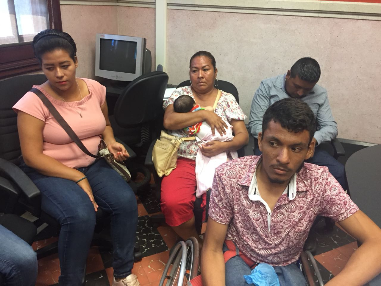 Ambulantes denuncian agresiones físicas y verbales de empleada municipal