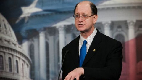 Brad Sherman presenta “articulo de destitución” para Trump
