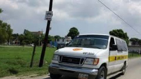 Actualizan servicio de transporte, camionetas van salen de circulación