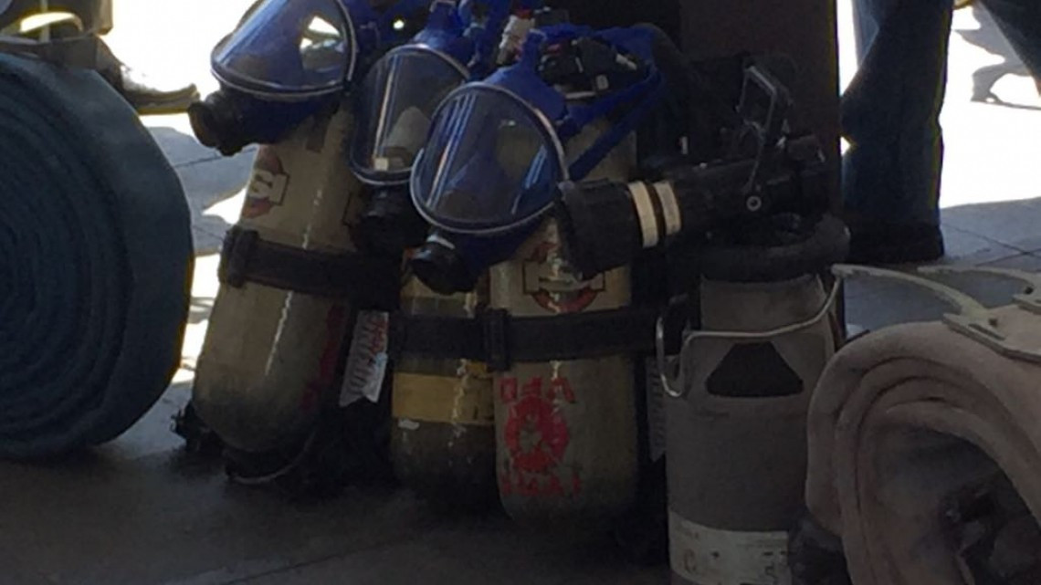 Entregan camiones de bomberos y equipo diverso a los elementos de Altamira.