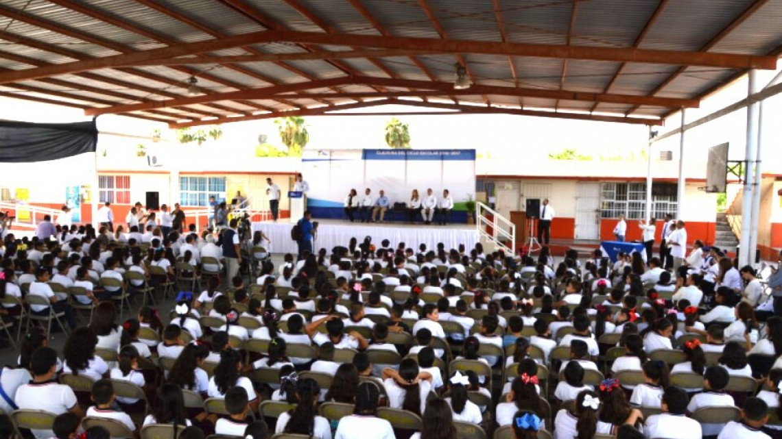Ciclo escolar 2016-17 es clausurado por las autoridades educativas 
