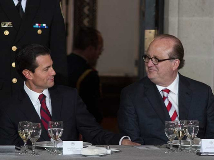 Peña y Conago se reúnen hoy; hablarían del próximo 'gasolinazo'