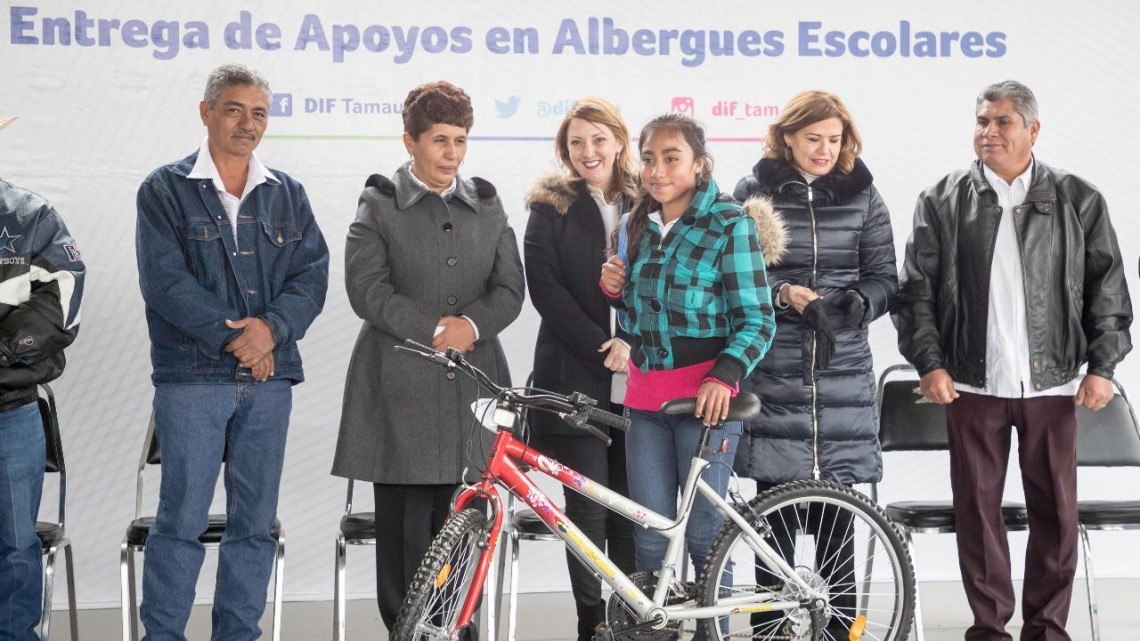 DIF entrega equipamiento en albergues escolares