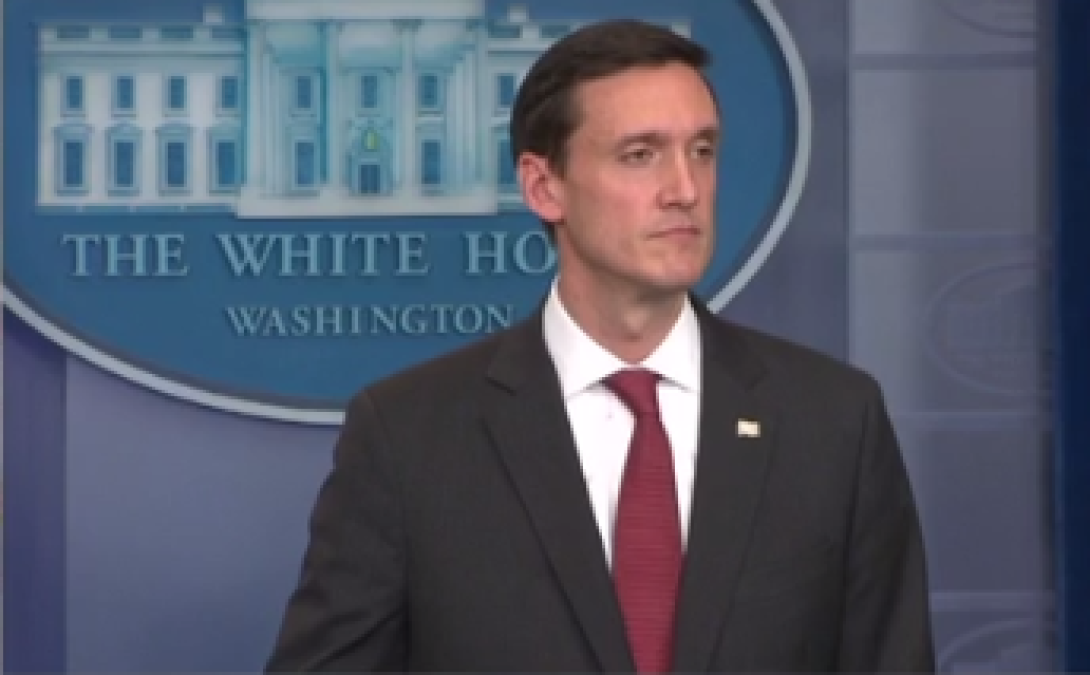 Firma Trump orden ejecutiva para reforzar ciberseguridad