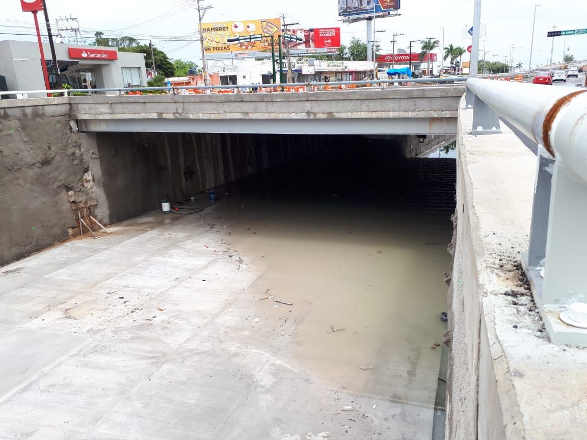 Se vuelve a inundar paso inferior vehicular San Pedro