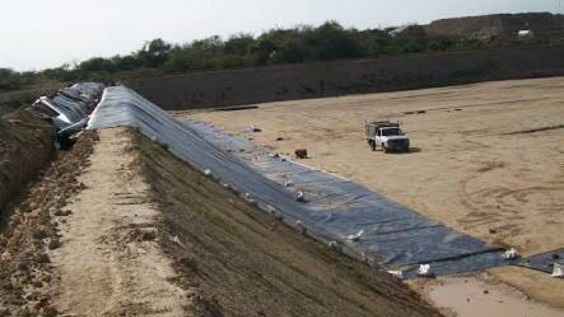 Vigilan que se cumplan las normas ambientales en el relleno sanitario