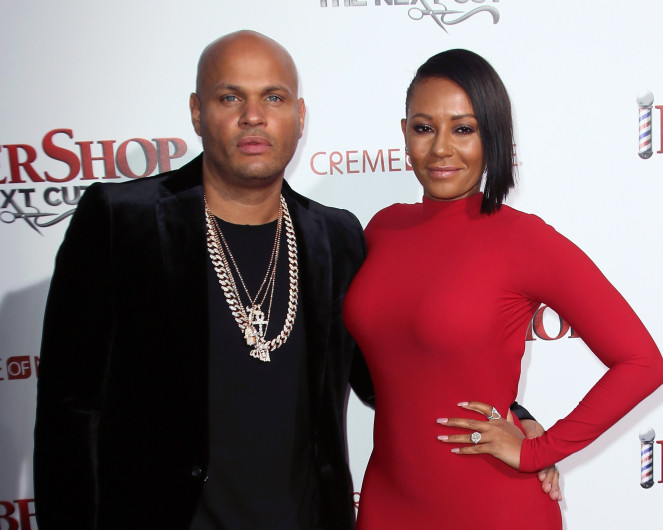 Mel B denuncia a su ex esposo por maltrato