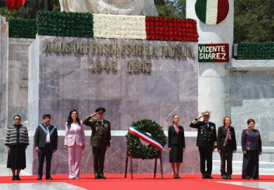 Sheinbaum encabeza su primer homenaje a los Niños Héroes en Chapultepec