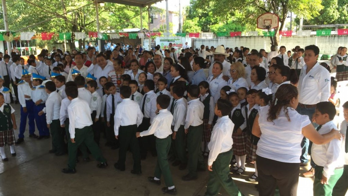 Refrendan compromiso de apoyo al sector educativo