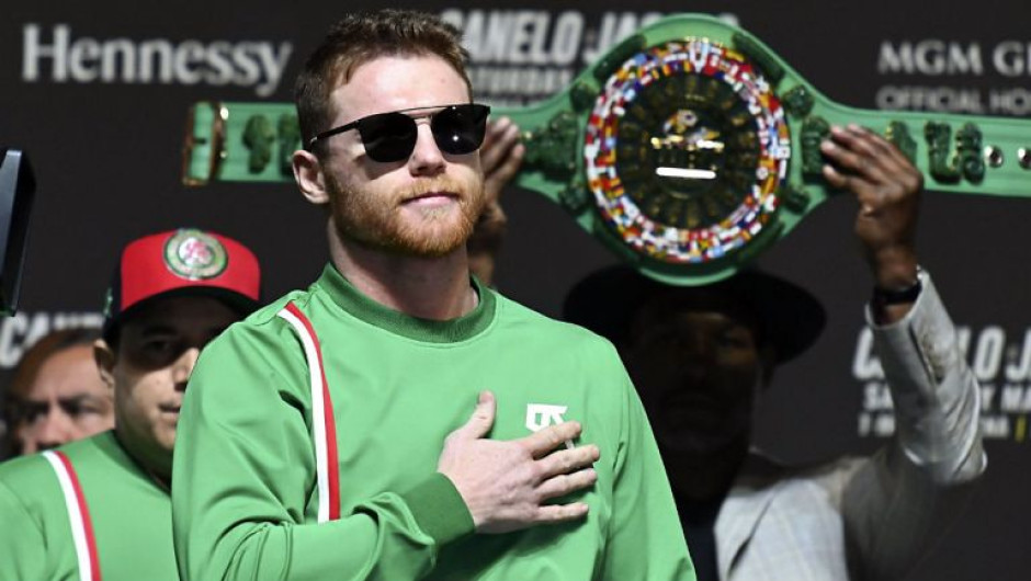 ‘Canelo’ Álvarez pierde título mundial de la FIB