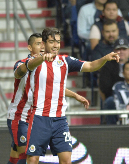Toluca cae ante las Chivas 2-0 