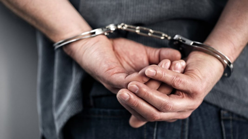 Detenido por fraude y falsificación de documentos