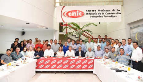 Reconocen Empresarios de la Construcción Labor de Chucho Nader
