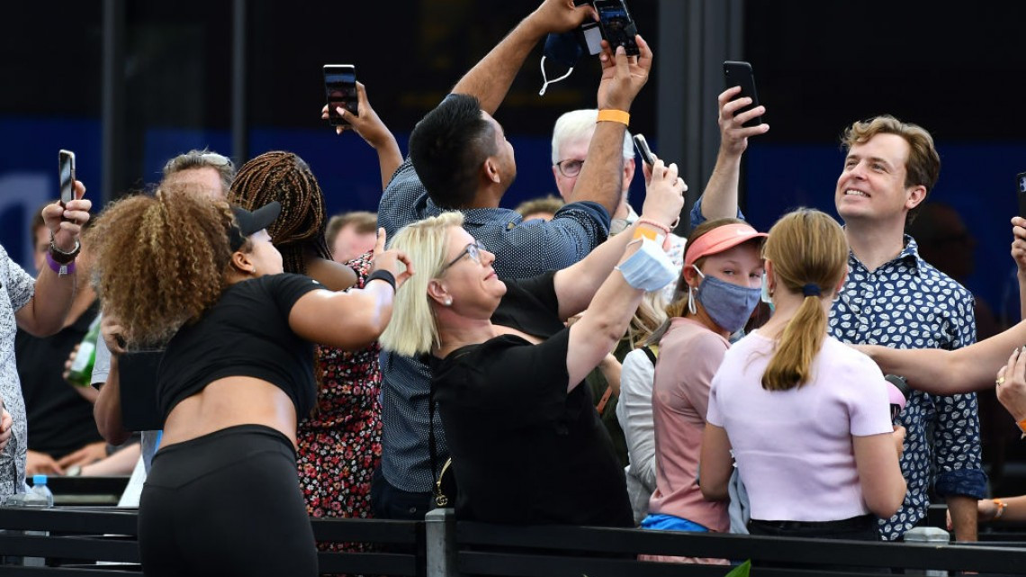 Australia retoma partido de tenis al estilo de la nueva normalidad