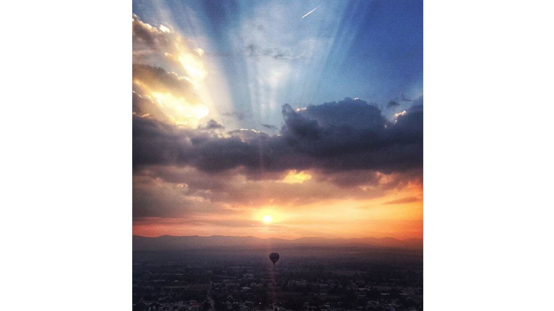 Aislinn y Mauricio inician el 2017 con un viaje en las alturas