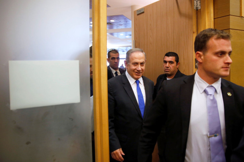 Interroga policía israelí a Benjamín Netanyahu por presunta corrupción