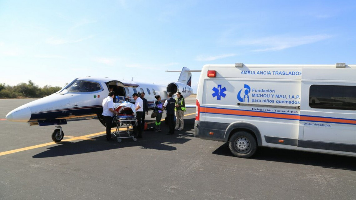 Gob. del estado y DIF Tamaulipas trasladan a menor quemada
