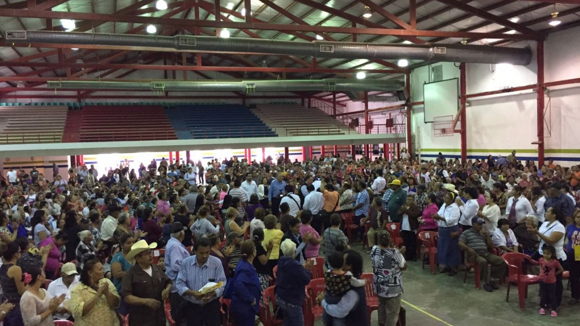 Entregan vales para mejorar las viviendas