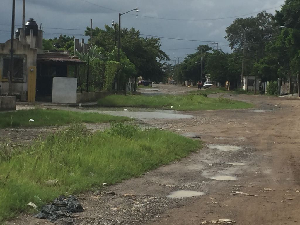 Piden mejoras en su colonia y ampliación de espacios educativos