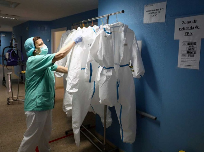 Al menos 90 mil trabajadores de la salud contagiados de COVID-19: CIE