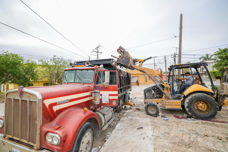 Dejó Alcalde Carlos Peña Ortiz importantes beneficios en Las Torres y Santa Cruz