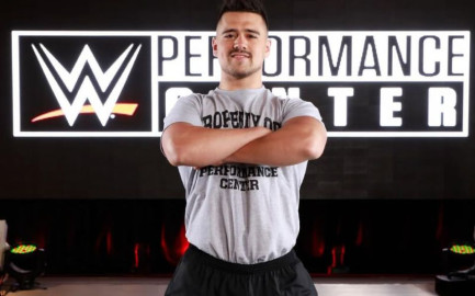 Humberto Garza es presentado en WWE
