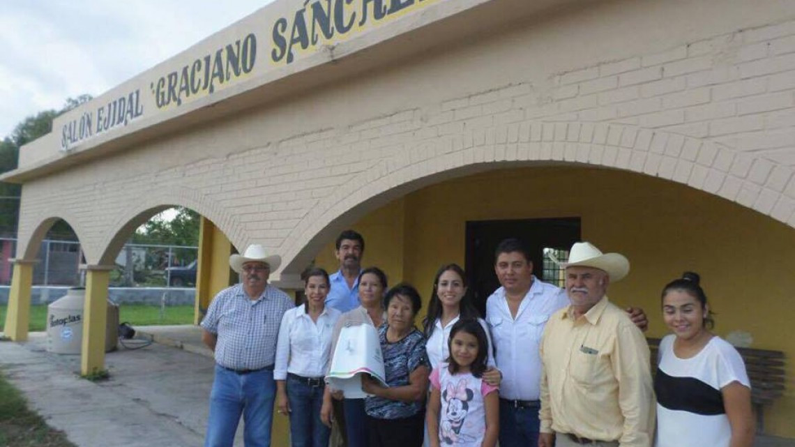Ayuntamiento otorga porta garrafones a áreas rurales
