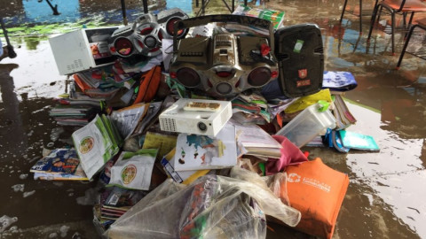Estado apoyará con mobiliario para escuelas afectadas por inundación