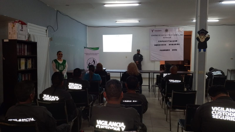 Recibe CEDES  capacitación en materia de derechos humanos