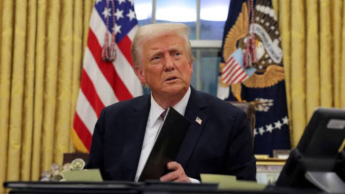 Juez federal bloquea orden de Trump y mantiene ciudadanía por nacimiento en EU