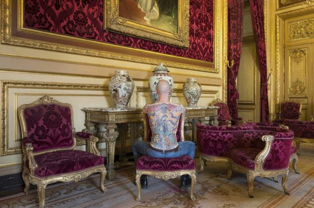 Vende su espalda a un coleccionista por $160.000 dólares