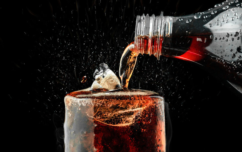 ¡Evita el exceso! Hombre muere por beber 1.5 litros de refresco