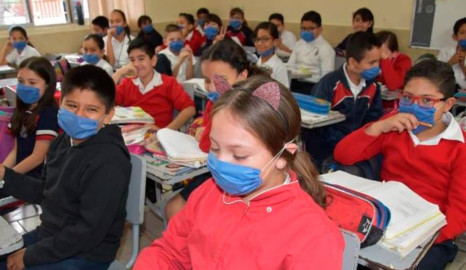 Donald Trump busca reabrir escuelas antes de junio 