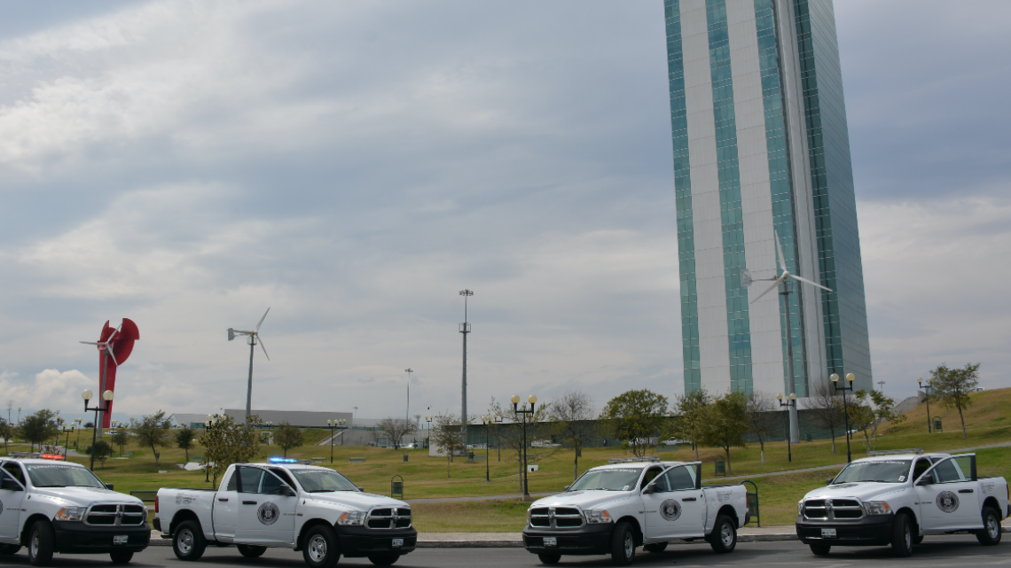 Continúan trabajos de rotulación en vehiculos de la PGJT 