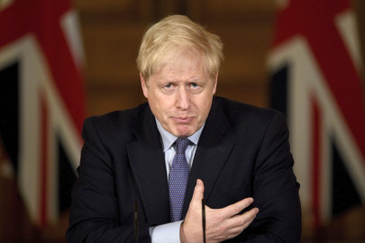 Boris Johnson prevé endurecer restricciones por coronavirus