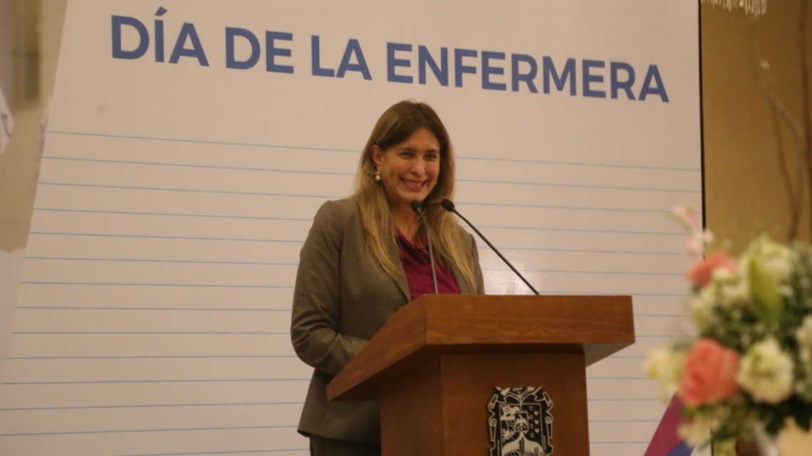 Dedica Maki Ortiz festejo a enfermeras en su día