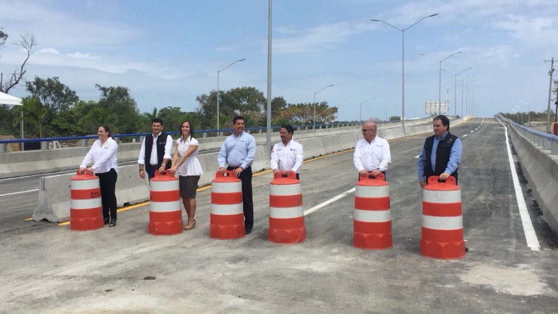 Abren circulación de puente superior de callejón de Barriles