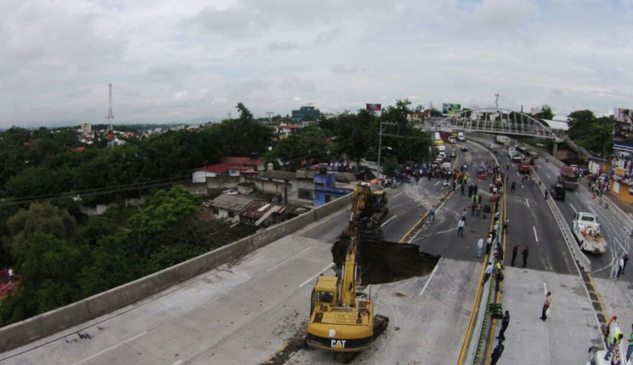 4 días de suspensión vehicular a vehículos de carga en Paso Exprés