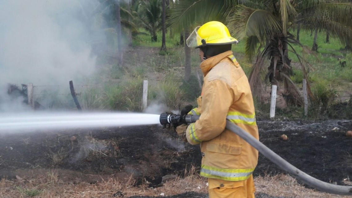 Explosión en autopista Siglo 21 de pipa en Morelia