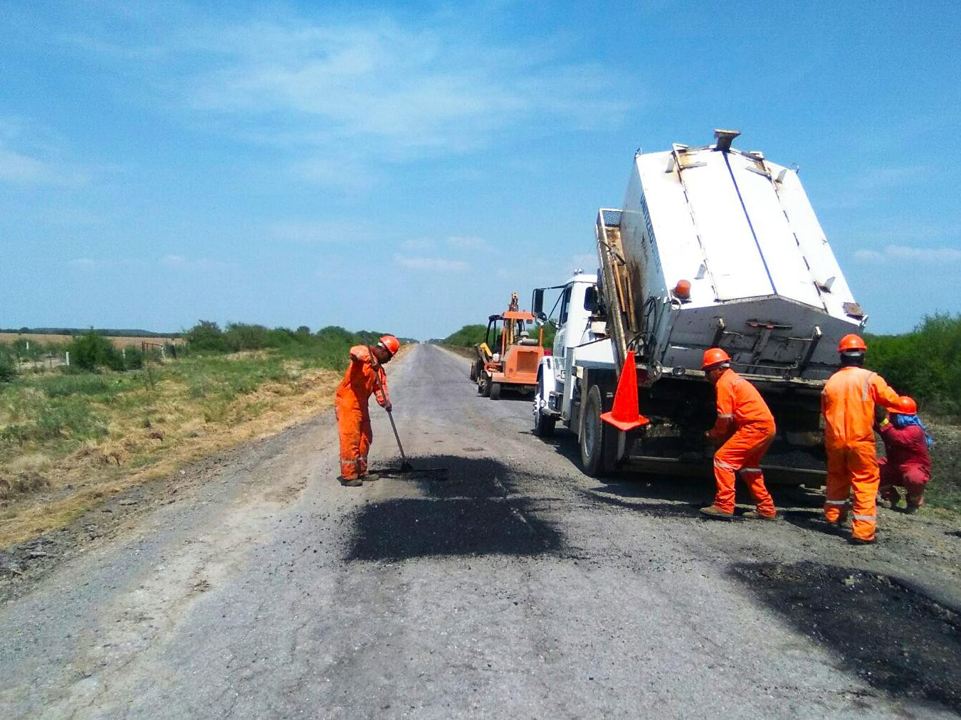 Invierte Obras Públicas más de 76 mdp en conservación de caminos