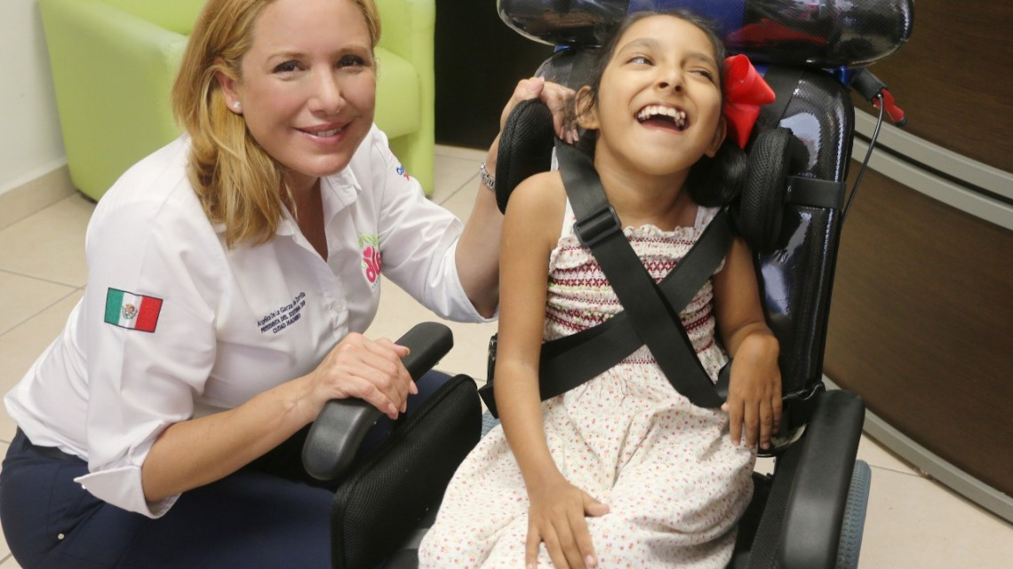 Continúa DIF Madero cumpliendo con las familias de la localidad